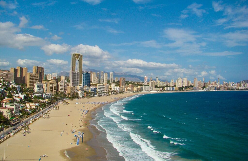 🚗 Viva Benidorm! – Spaanse zon, zee en gezelligheid